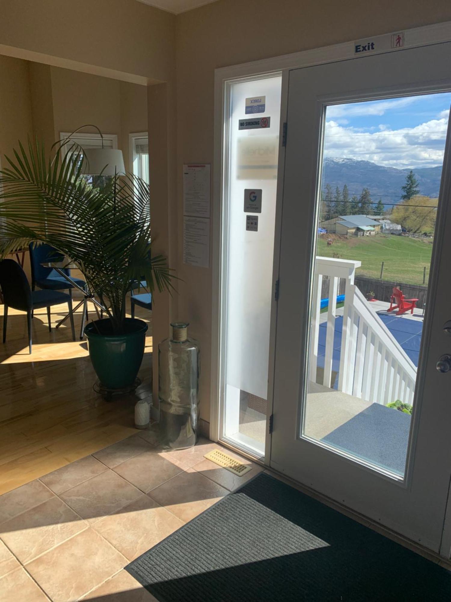 ווסט קלונה Salish B&B And Spa מראה חיצוני תמונה